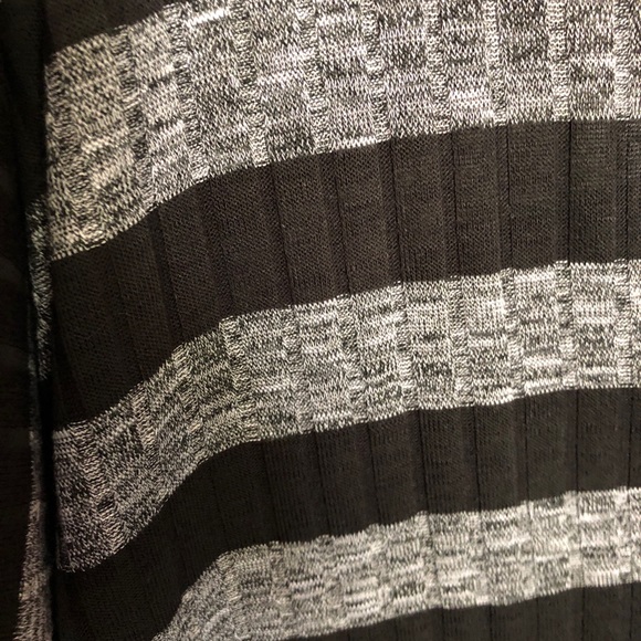 Lularoe NWT Large Ribbed Striped Lindsay - Picture 5 of 7